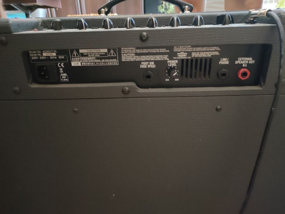 Elektryczna gitara plus wzmacniacz