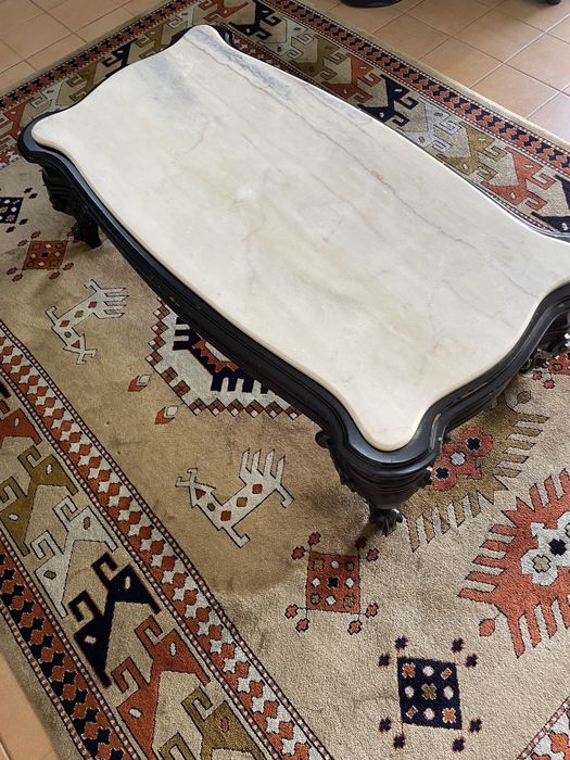 Mesa de sala em mármore
