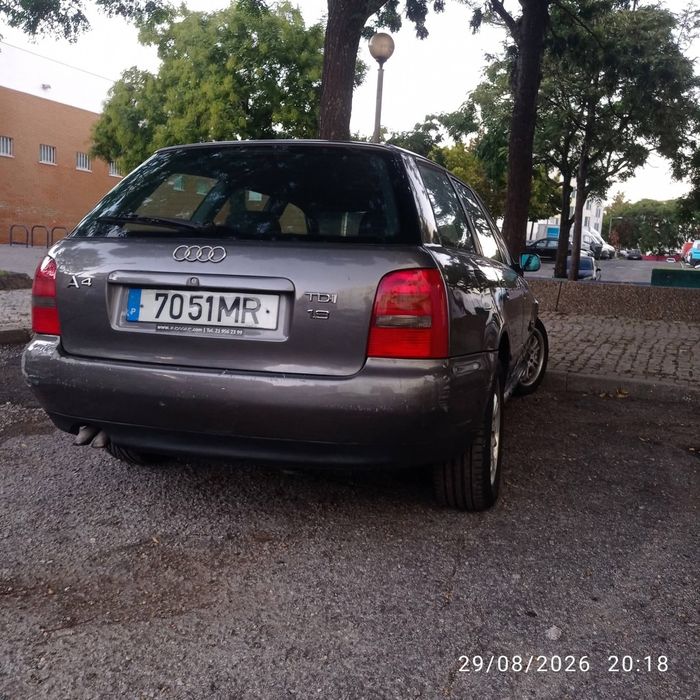 Vendo Audi A4  1.9 foto 3