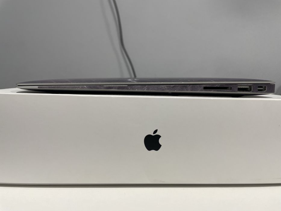 MacBook Air 13’’ 2017 |  8 GB RAM | 128 GB SSD