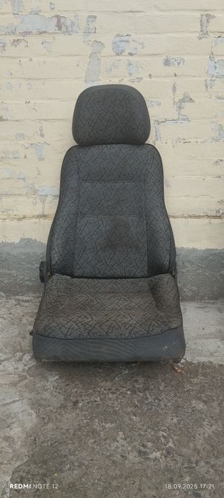 Продам передні сидіння Ваз 2115.за 1шт