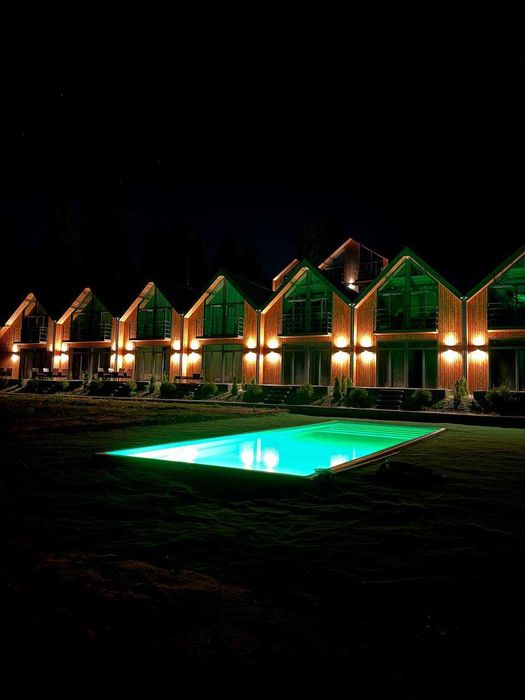 Продаю котеджне містечко в Яблуниці (Буковель). Працюючий бізнес.