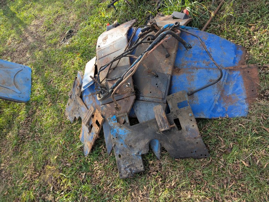 Мала кабіна мТз 80 82 полік двері скло крила Криша люк мТз 50.80.82