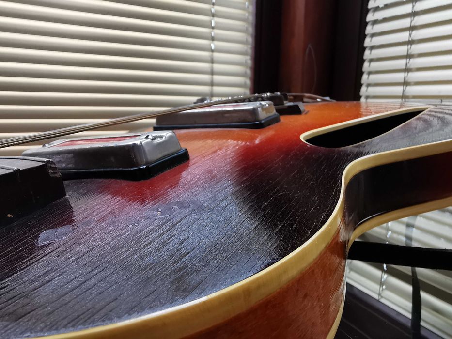 Gitara  elektryczna'82
