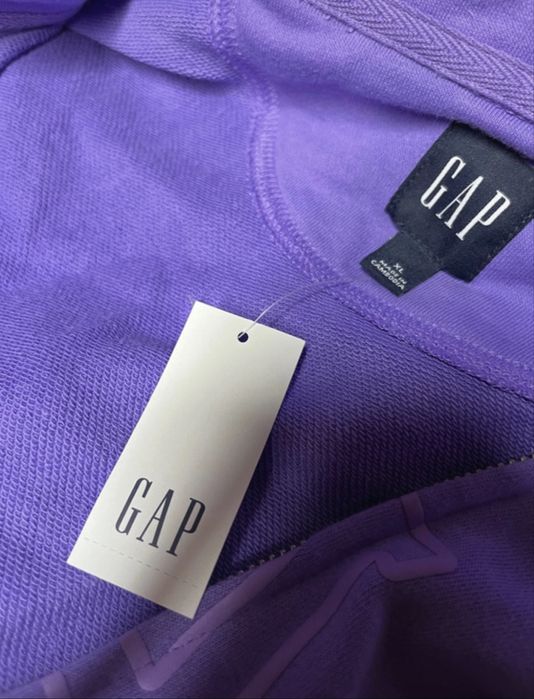 Sweatshirt GAP lilás xl com fecho e bolsos