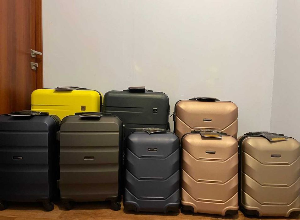 Дарницький рн Валіза Сумка дорожная Чемодан на колесах велика середня