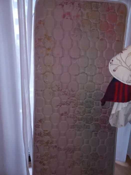 Colchão para cama solteiro  1,83cm x 80- Odivelas