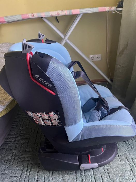 Дитяче автокрісло maxi-cosi