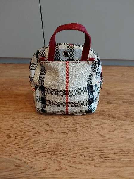 Nowy mały plecak, torebka w kratę