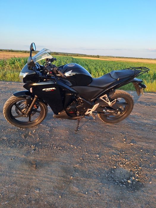 Продам мотоцикл Хонда сбр250р