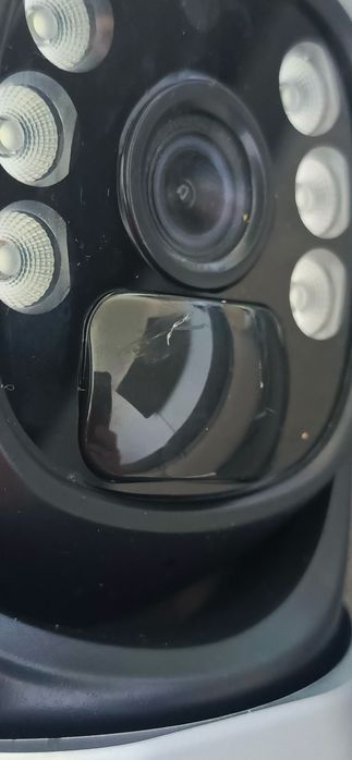 Kamera z panelem solarnym