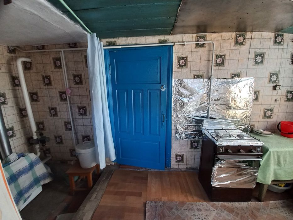 Продам дом на 4 ЗАРІЧНОМ.