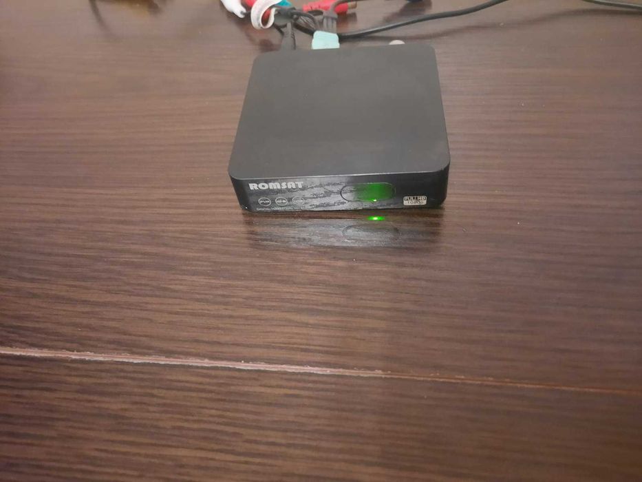 Цифровой эфирный ресивер Romsat T2 Micro Приставка DVB-T2
