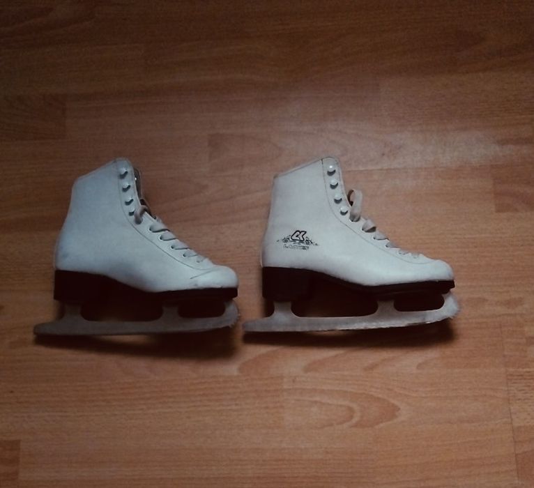 Білі жіночі ковзанки