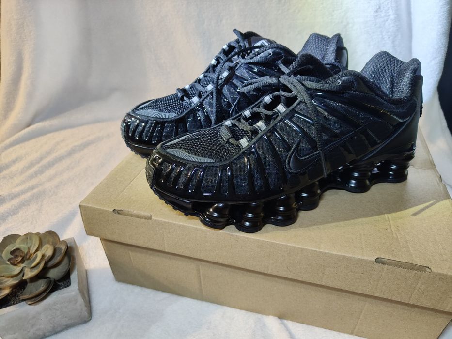 Buty Nike Shox odblaskowe