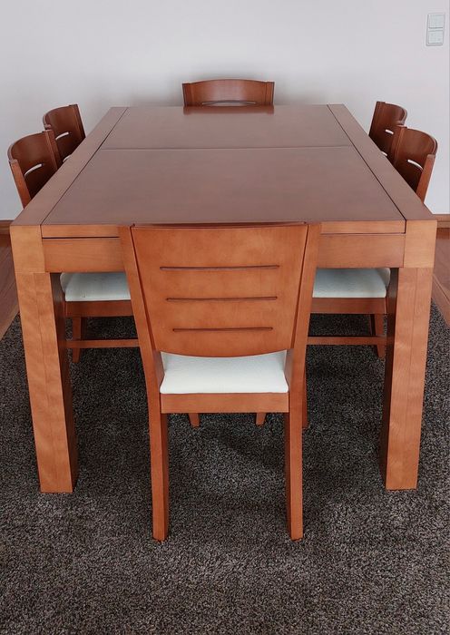 Mesa e cadeiras sala de jantar