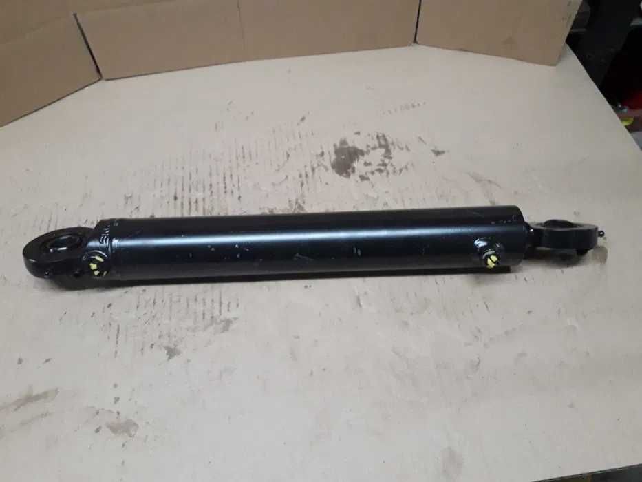 Siłownik cylinder hydrauliczny pomocniczy C-385 #