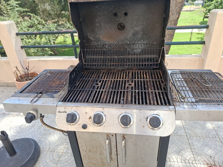 Churrasqueira a gás Char-Broil