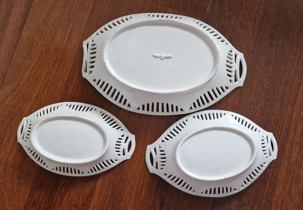 Conjunto antigo de louça