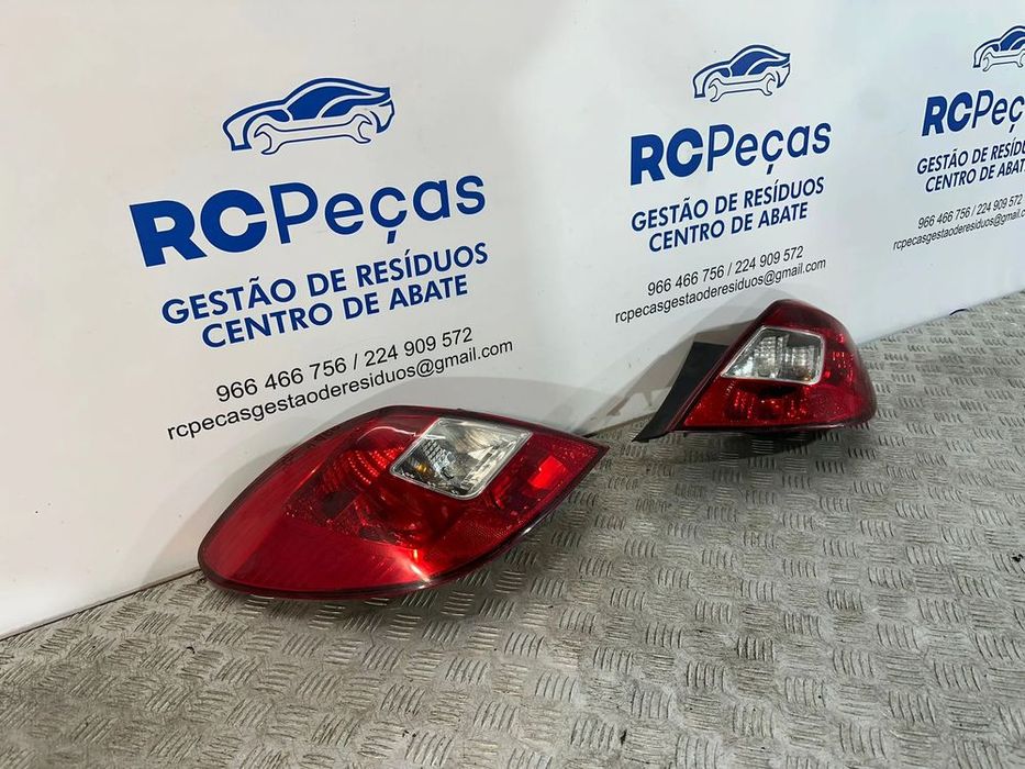 Conjunto Farolins Tras Traseiros Esquerdo Direito Originais Opel