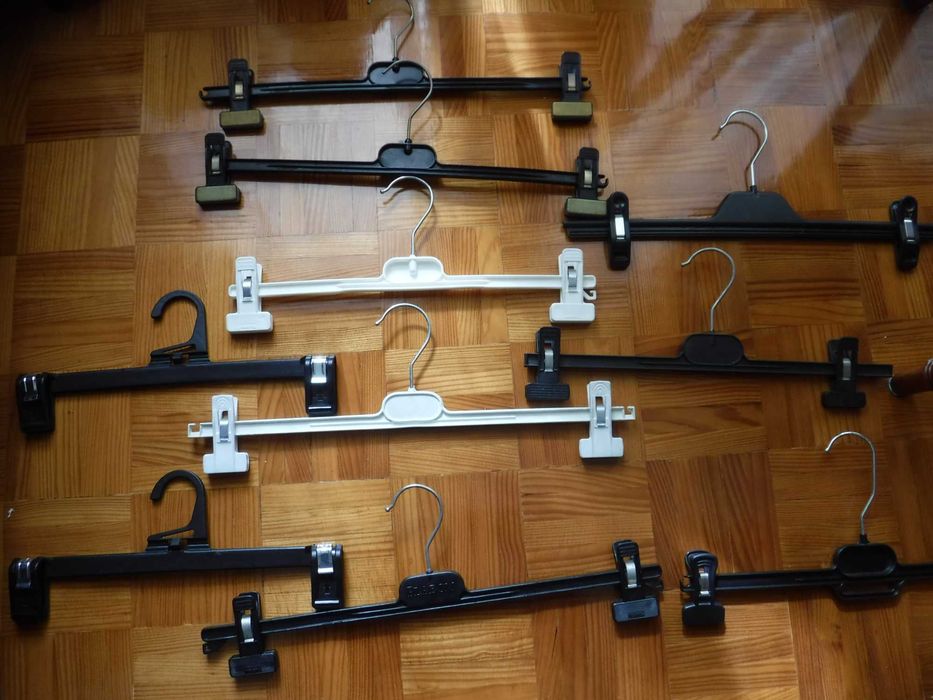 Cabides de pinças em metal ou plástico - Cruzetas Novas