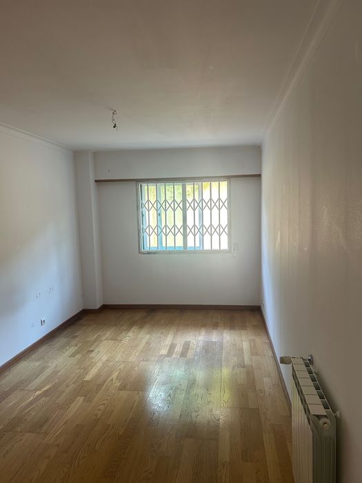 Casa t2 para arrendar em Belas, nas Campinas