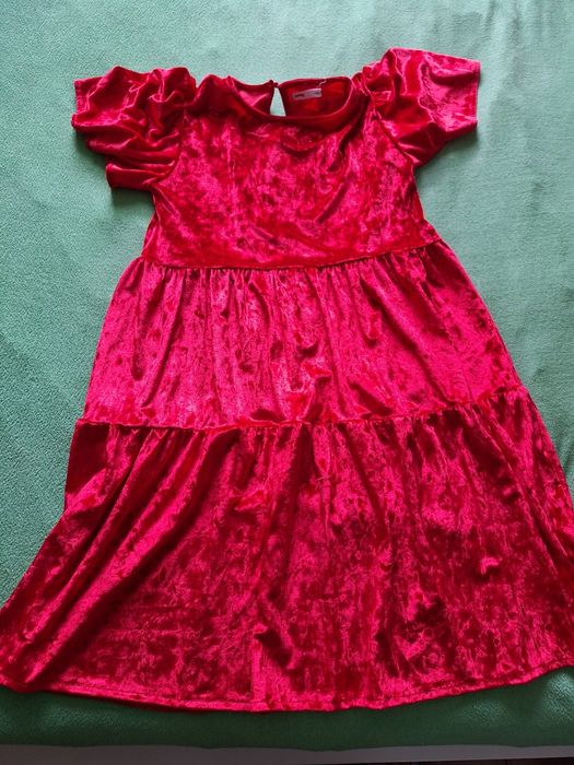 Sukienka czerwona Sinsay S 34/36 na święta wigilię aksamitna jak nowa