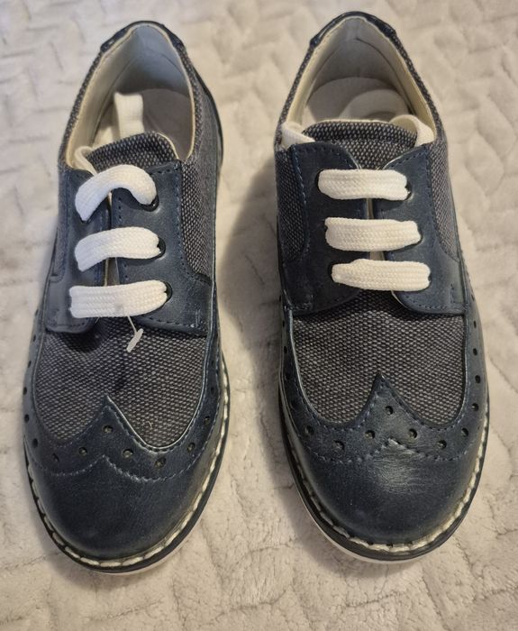 Продам нові дитячі туфлі