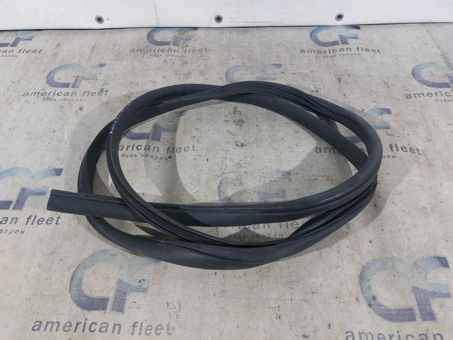 Hyundai Sonata 11-15 Hybrid Уплотнитель дверного проема перед / зад