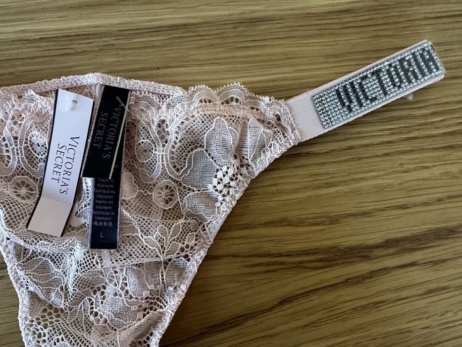Komplet bielizny Victoria’s Secret 85B stanik + stringi B85 38B