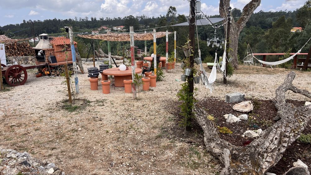 Espaço para festas de aniversário em quinta equestre com vários animais e piscina