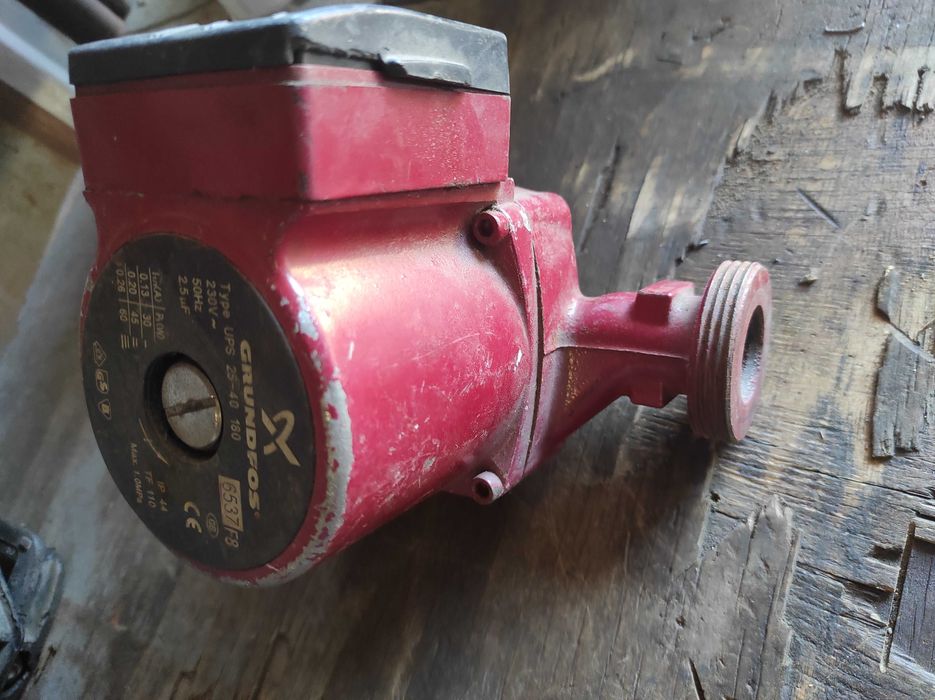 Насос Grundfos 25-40 180