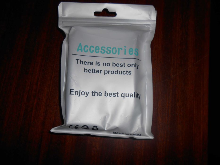 Two new magnetic phone holders in packaging64585703632129121