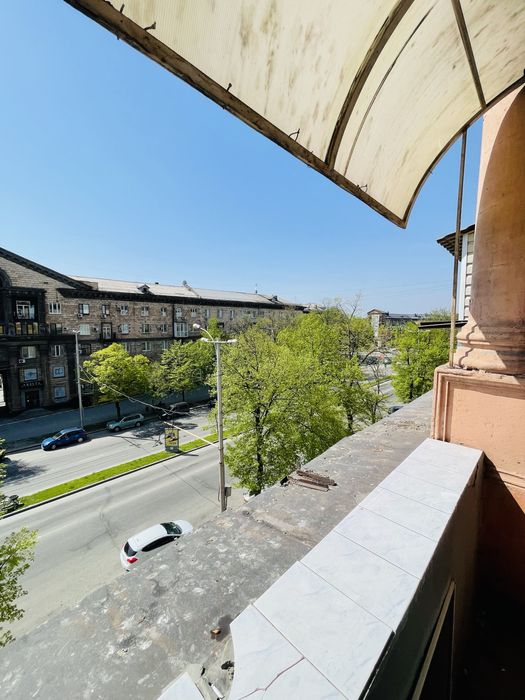 Подобово Посуточно Квартира ЛЮКС тц Украина  просрект Є світло Власник