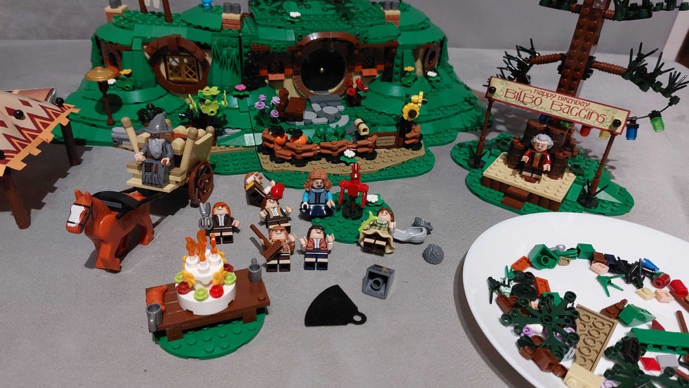 Klocki ICONS 10354 Władca pierścieni: Shire 2017 elementów