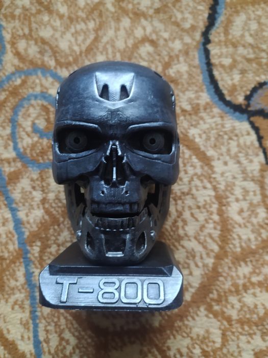 Голова термінатора