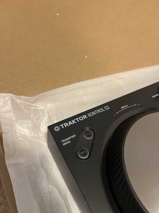 Controladora Traktor Kontrol S2 Mk3