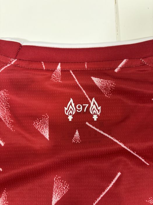 Camisola Liverpool Principal 26/27