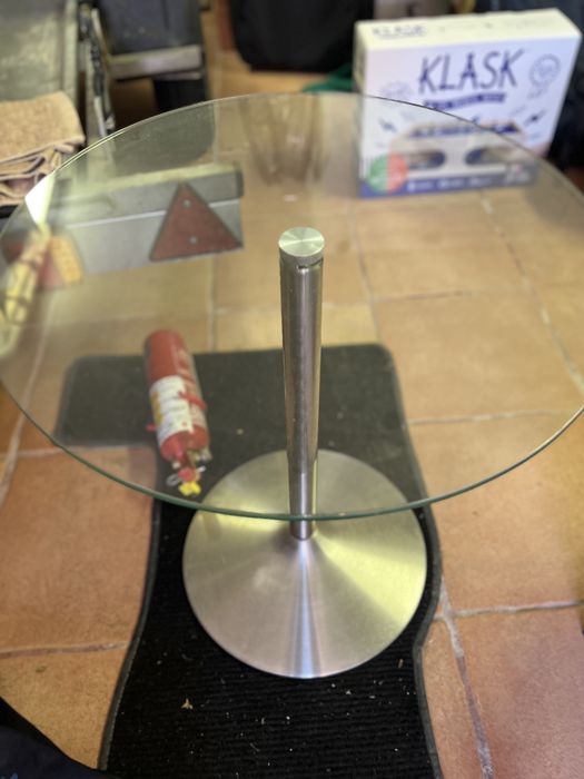 Mesa pequena video e inox escovado