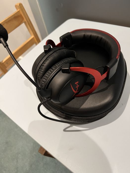 Auscultadores Gaming com Fio HYPERX Cloud II