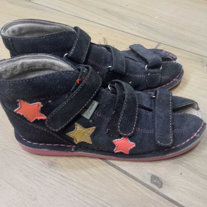Dziewczęce skórzane kapcie profilaktyczne buty Danielki r.30