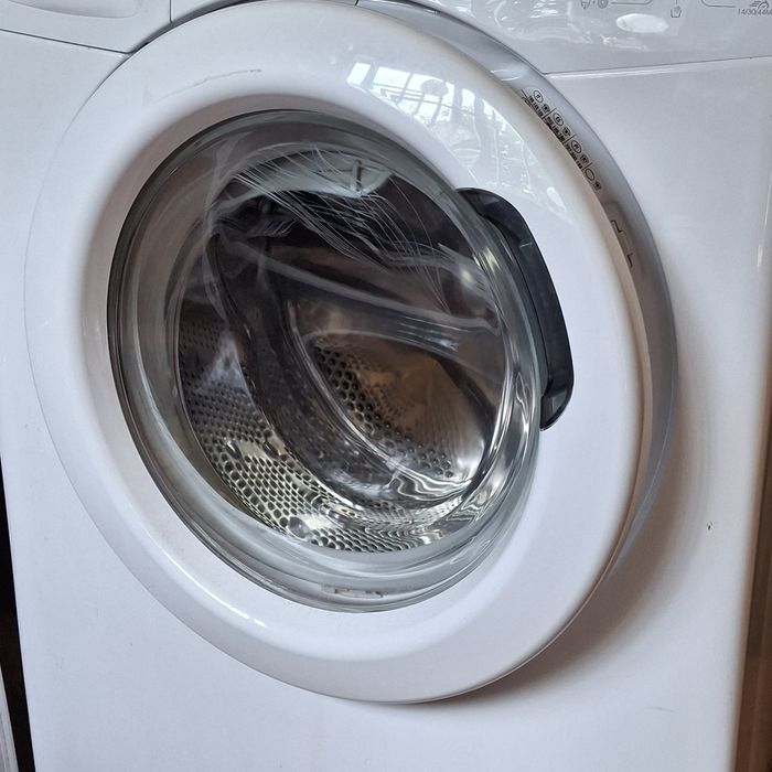 Máquina de Lavar Roupa Candy Smart 8kg 1200 RPM (Para Reparação ou Peças)