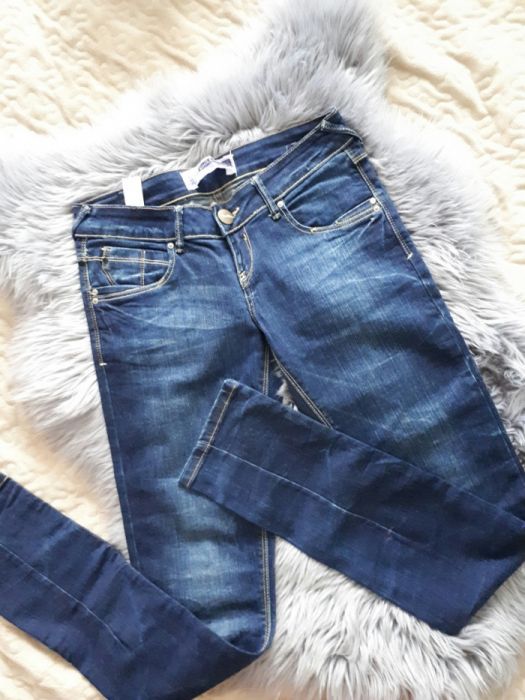 nowe spodnie jeans cropp