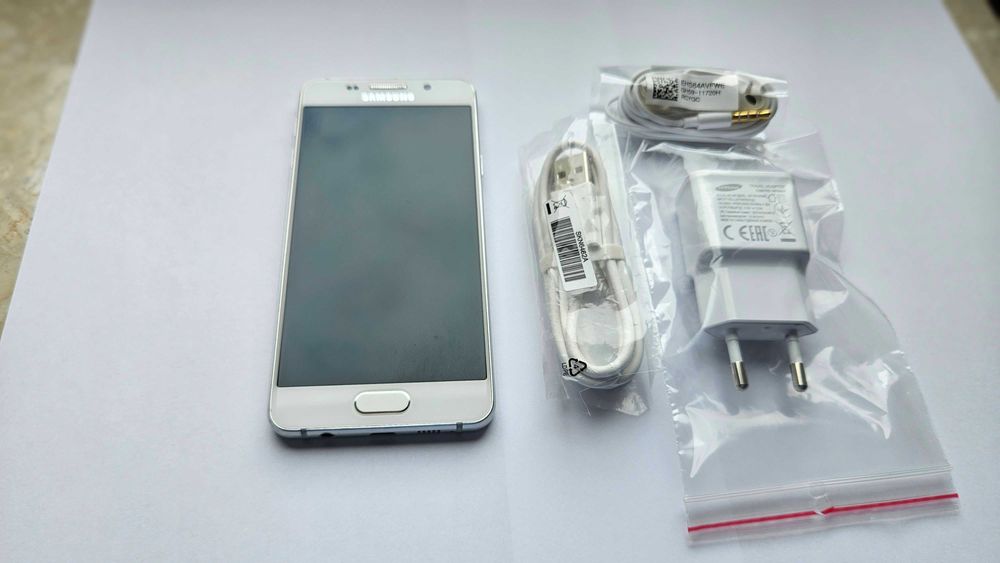 Smartfon Galaxy A3 2017