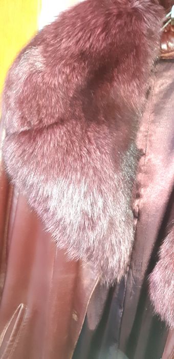 Пальто кожаное женское