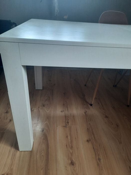 Stol rozkladany bialy