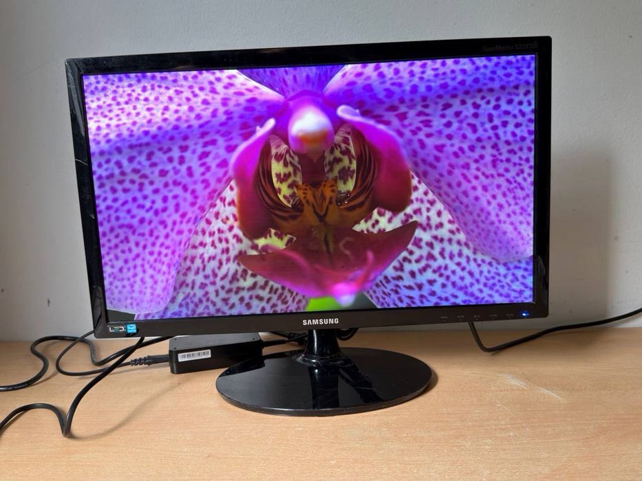Монітор Samsung SyncMaster 22” / Full HD / DVI / VGA