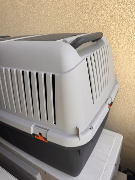 Dog box de plastico para transporte 12 kg