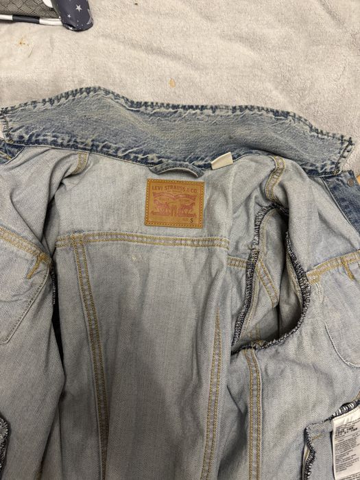 Джинсова куртка levis