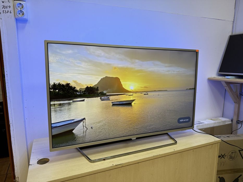 Телевізор Philips 43 дюйми Android TV,4K Smart TV Ambilight Wi-Fi,дуже красивe зображення